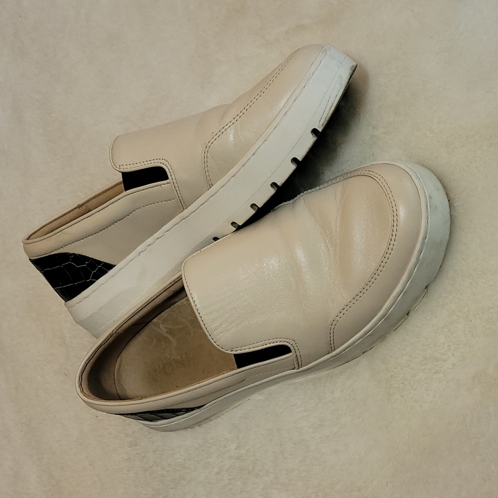 Vionic Dinora Cream & Black Snake Print Leather Casual Slip On Loafers